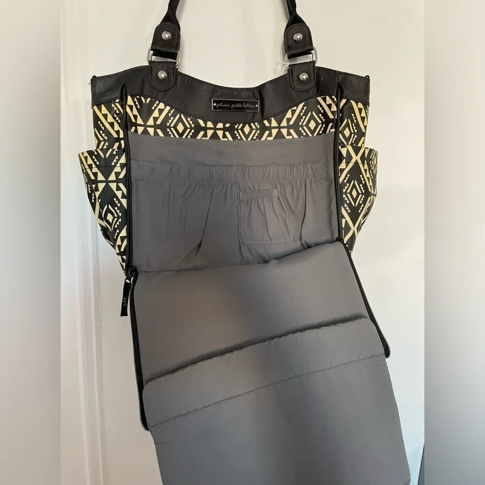 Petunia Pickle Bottom City Carryall Diaper‎ Bag Secrets of Salvador *Black*